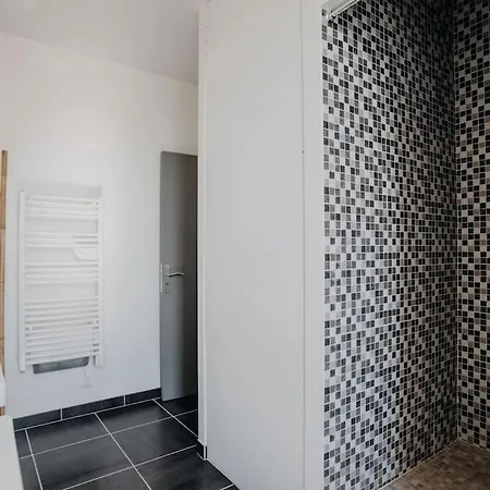Guest house Coeur De #h3 - Wifi Et Netflix - Lave Linge - Partage - Privee Cholet